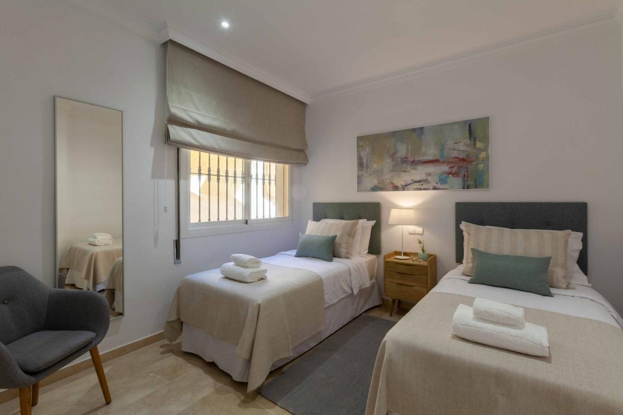 Mijas Costa Dolphin Views By Alfresco Stays El Faro Exteriör bild