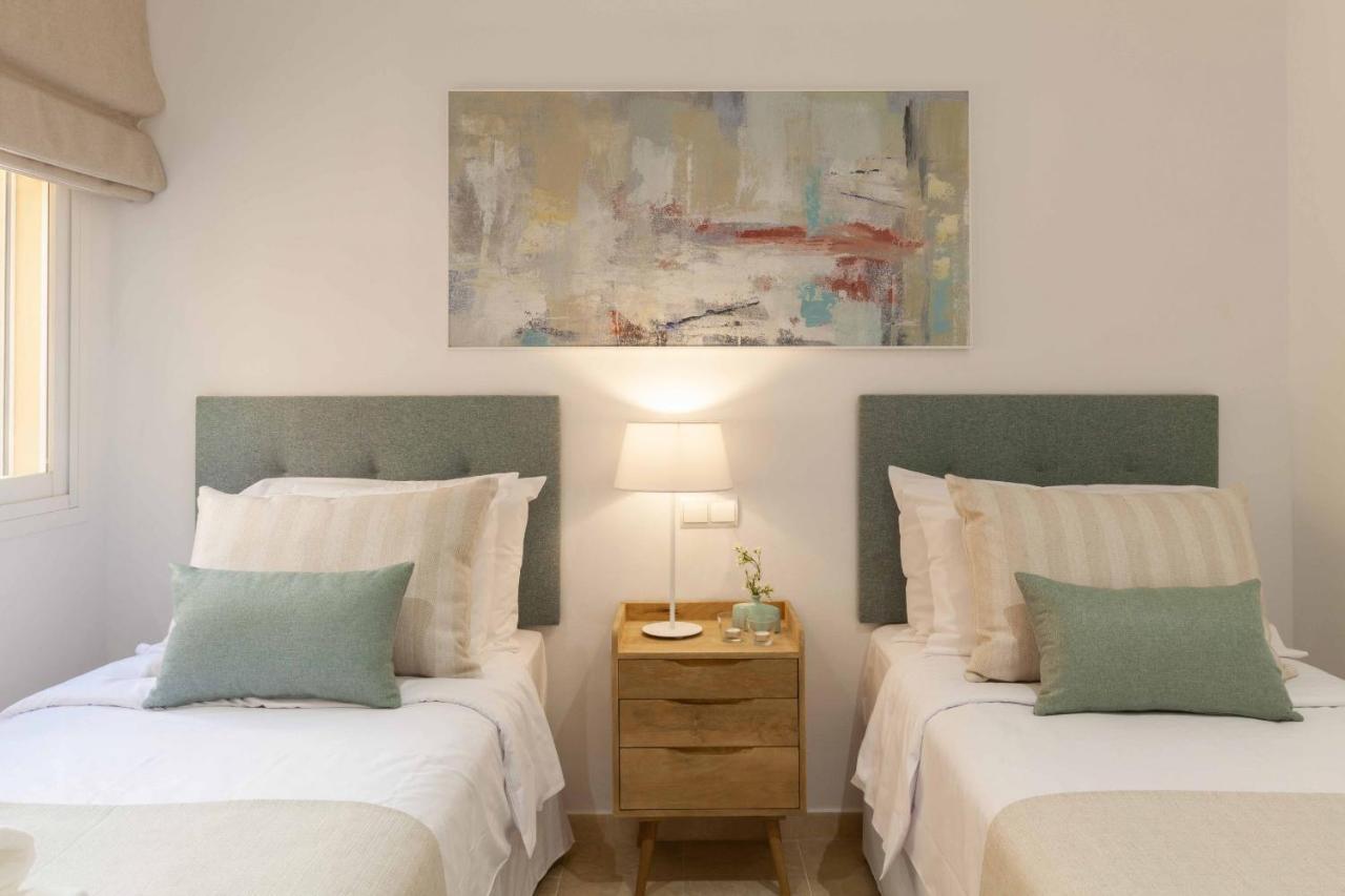 Mijas Costa Dolphin Views By Alfresco Stays El Faro Exteriör bild